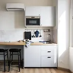 Minimal And Charming Studio In Isola District-Via Farini