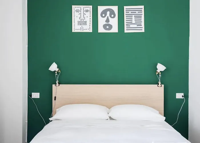 Minimal And Charming Studio In Isola District-Via Farini