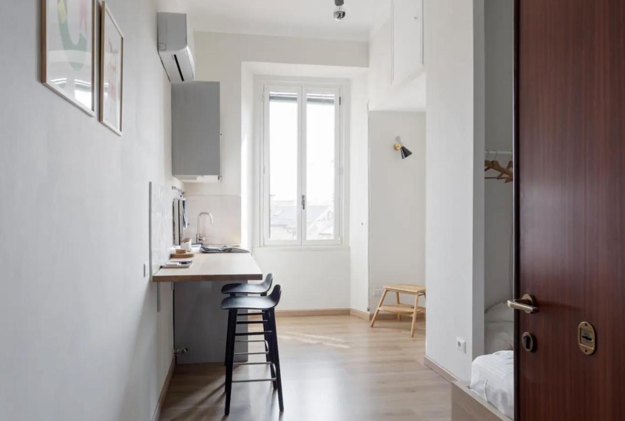 Apartment Minimal And Charming Studio In Isola District-via Farini